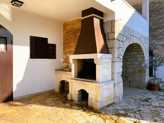 Hiša Perini, Sveti Lovreč, 327,30m2
