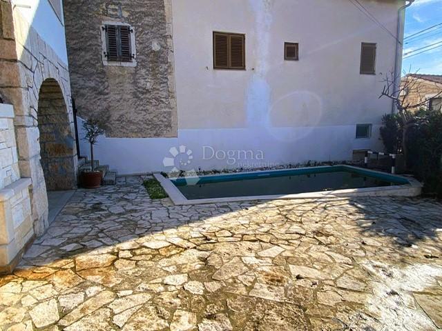 Hiša Perini, Sveti Lovreč, 327,30m2