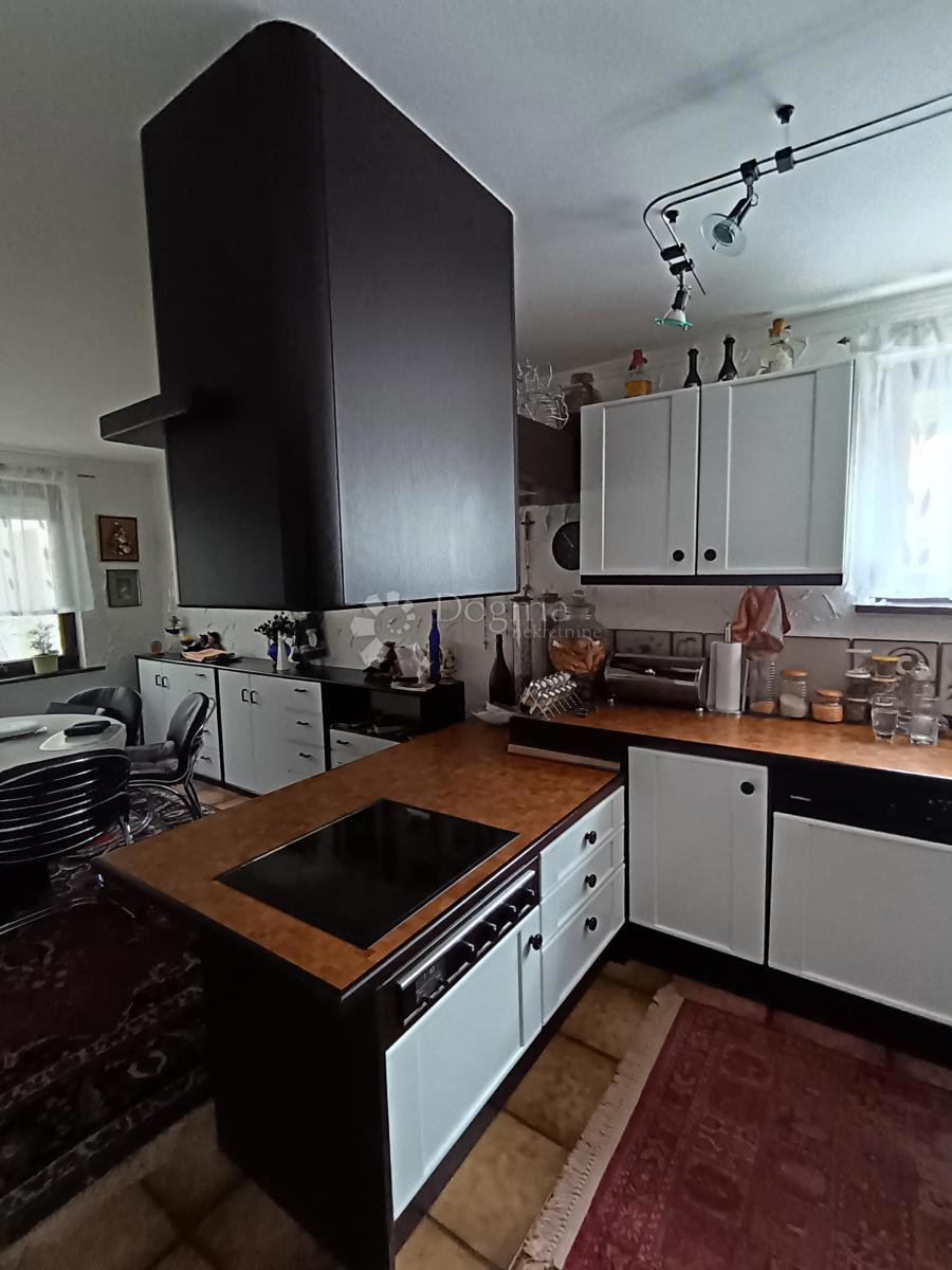 Hiša Brodsko Vinogorje, Slavonski Brod, 230m2