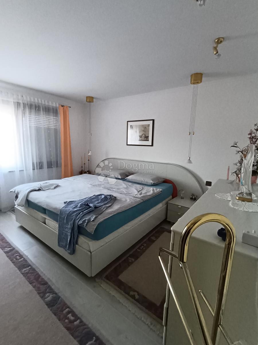 Hiša Brodsko Vinogorje, Slavonski Brod, 230m2