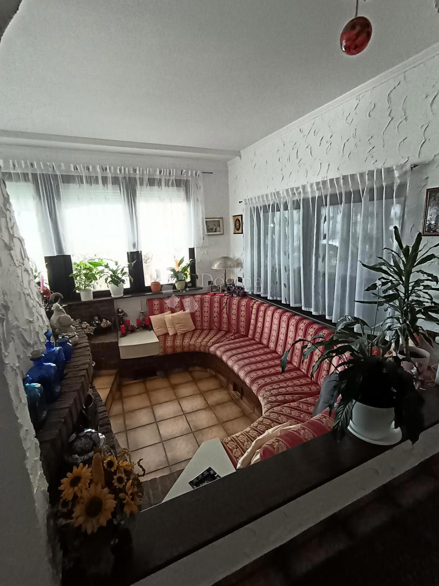 Hiša Brodsko Vinogorje, Slavonski Brod, 230m2