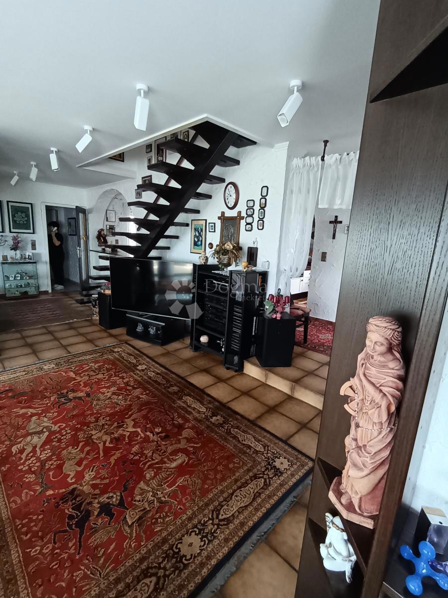 Hiša Brodsko Vinogorje, Slavonski Brod, 230m2