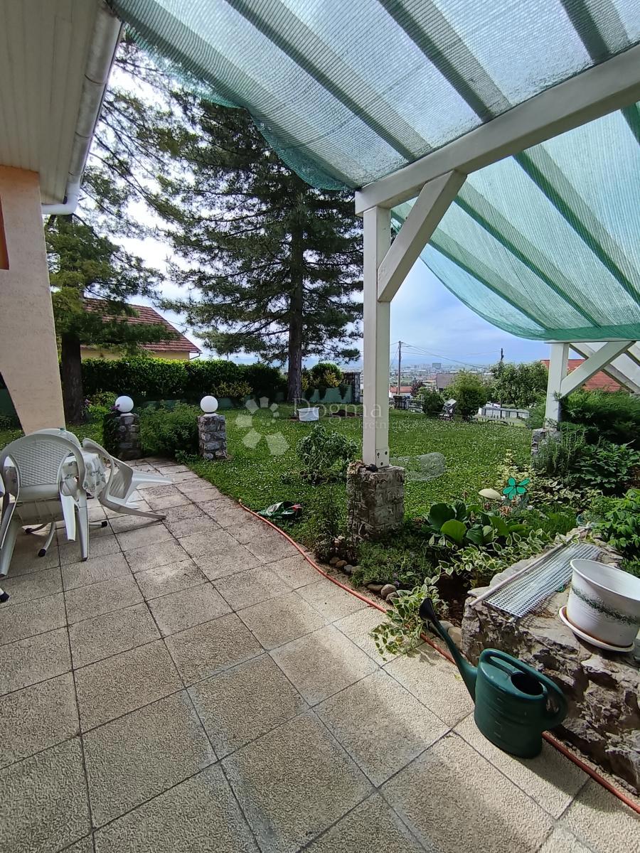 Hiša Brodsko Vinogorje, Slavonski Brod, 230m2