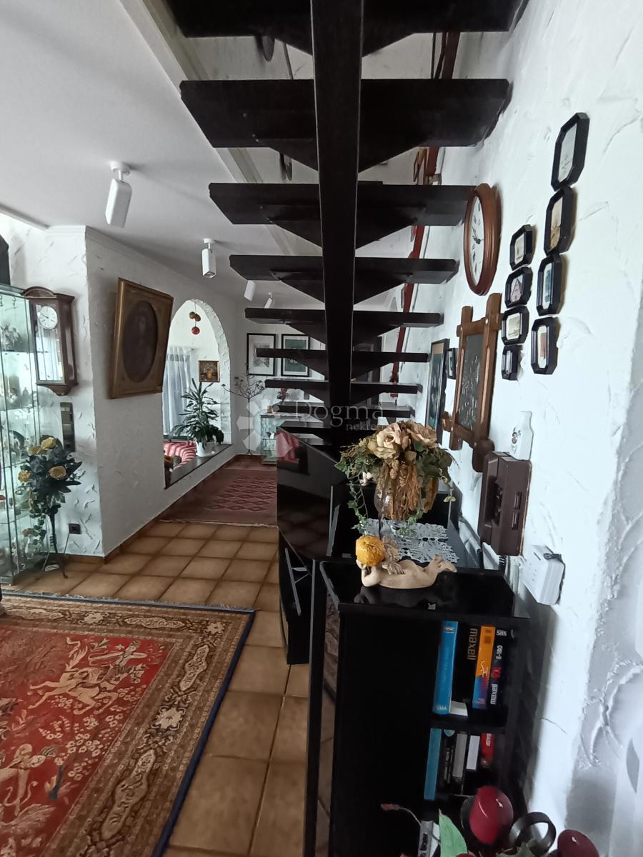 Hiša Brodsko Vinogorje, Slavonski Brod, 230m2