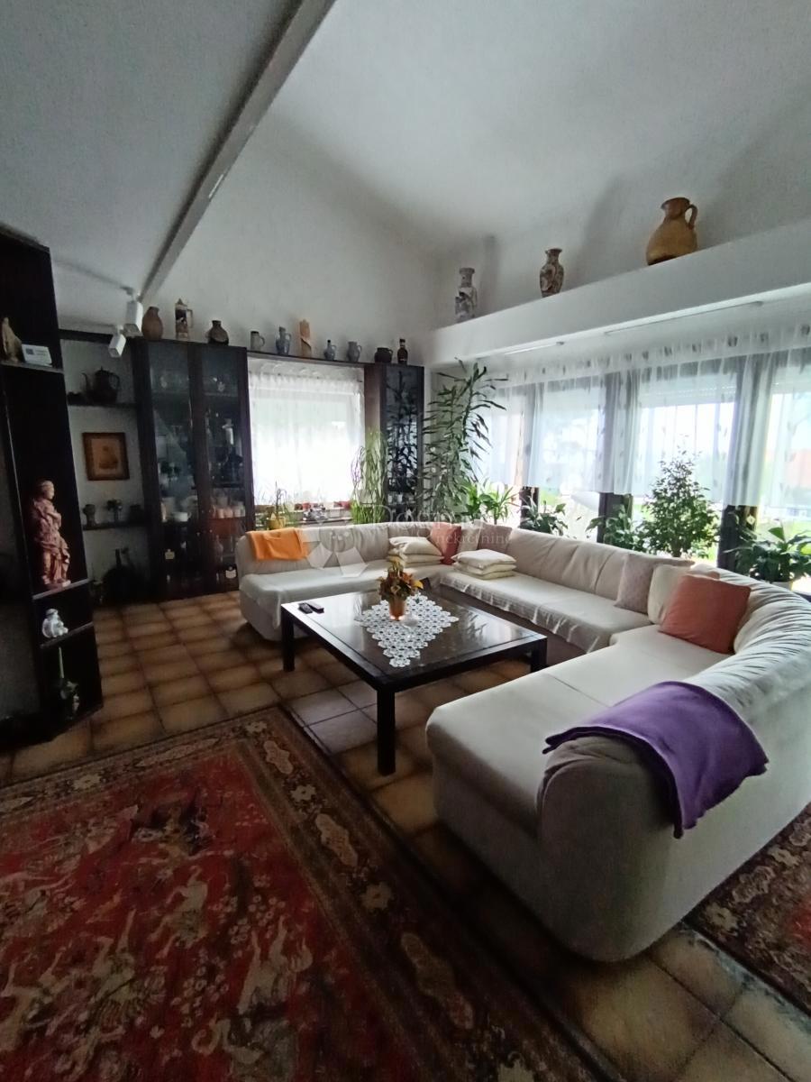 Hiša Brodsko Vinogorje, Slavonski Brod, 230m2