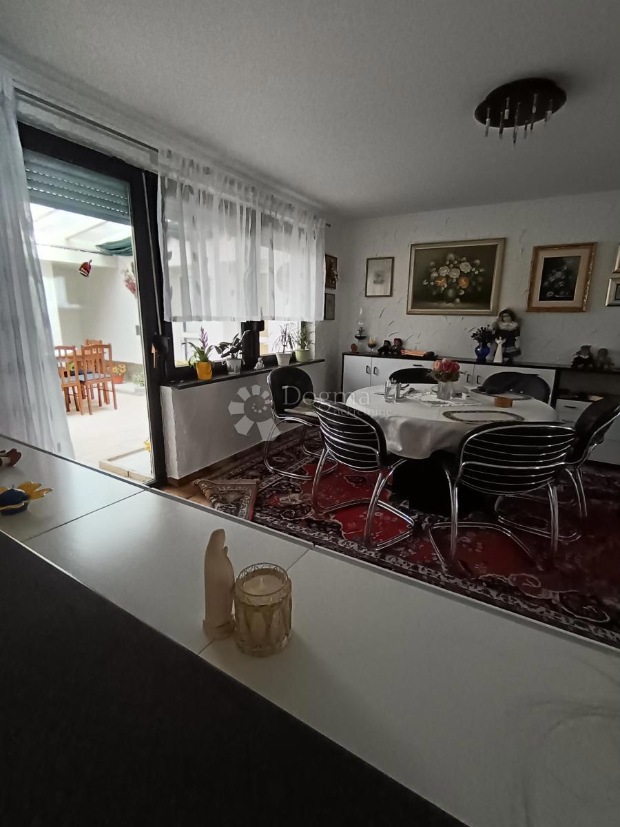 Hiša Brodsko Vinogorje, Slavonski Brod, 230m2