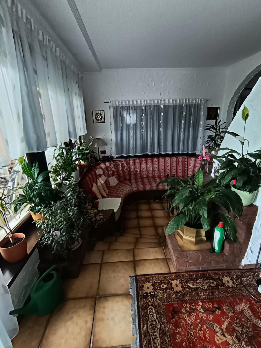Hiša Brodsko Vinogorje, Slavonski Brod, 230m2