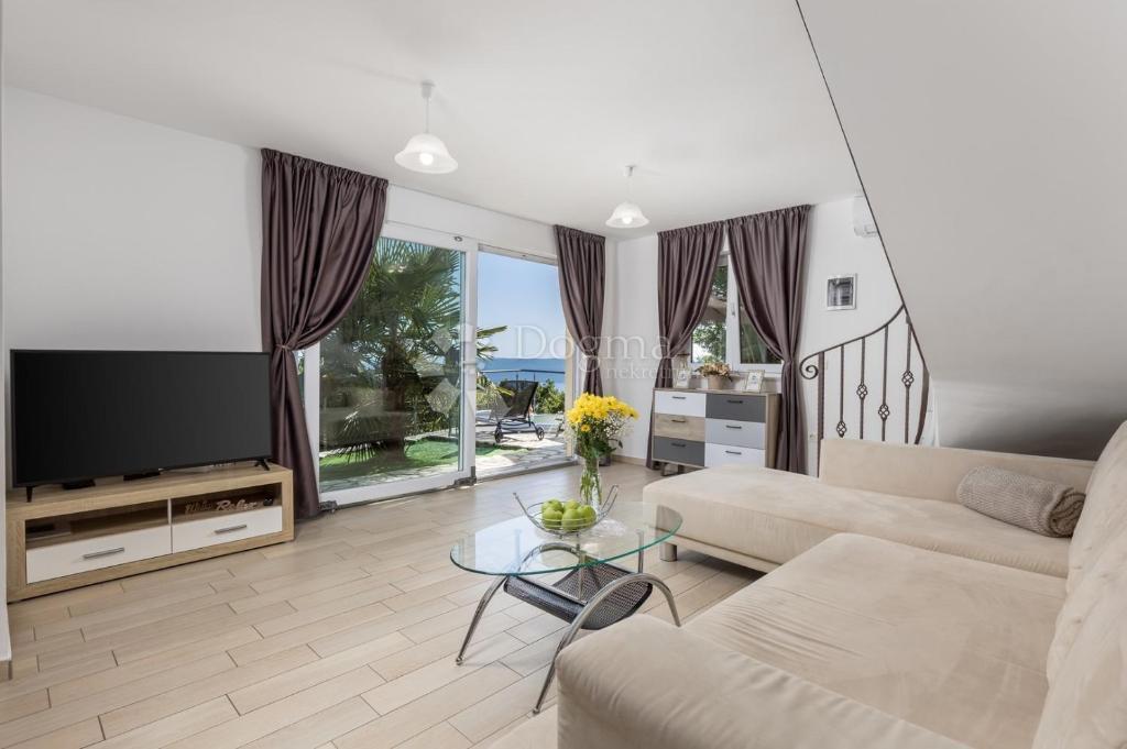 Hiša Sveta Jelena, Mošćenička Draga, 90m2