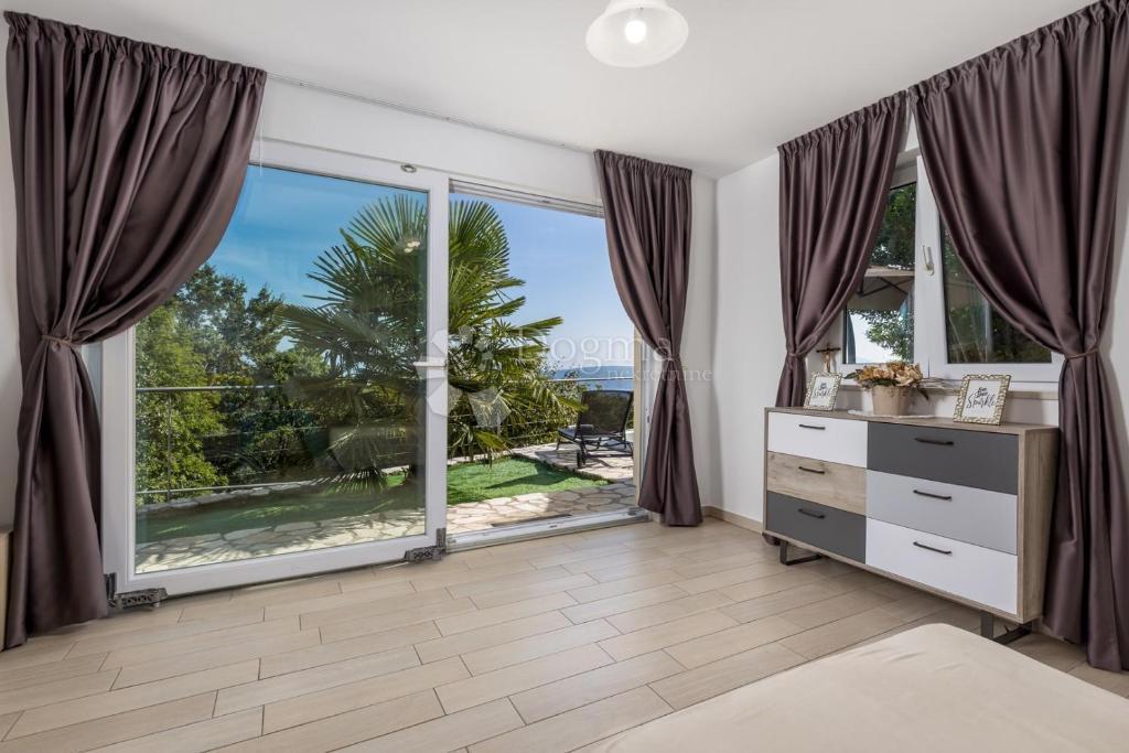 Hiša Sveta Jelena, Mošćenička Draga, 90m2