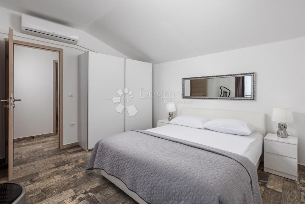 Hiša Sveta Jelena, Mošćenička Draga, 90m2