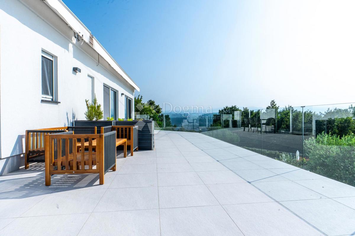 Hiša Bregi, Matulji, 250m2