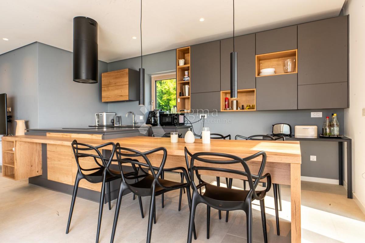 Hiša Bregi, Matulji, 250m2