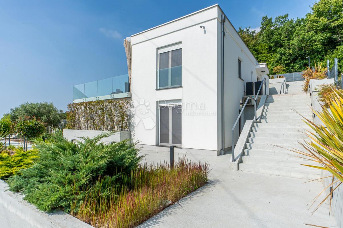 Hiša Bregi, Matulji, 250m2