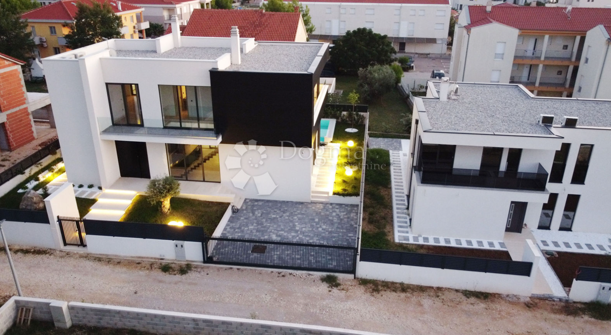 Hiša Privlaka, 230m2