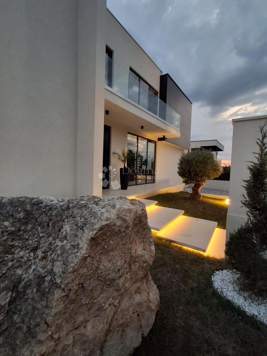 Hiša Privlaka, 230m2