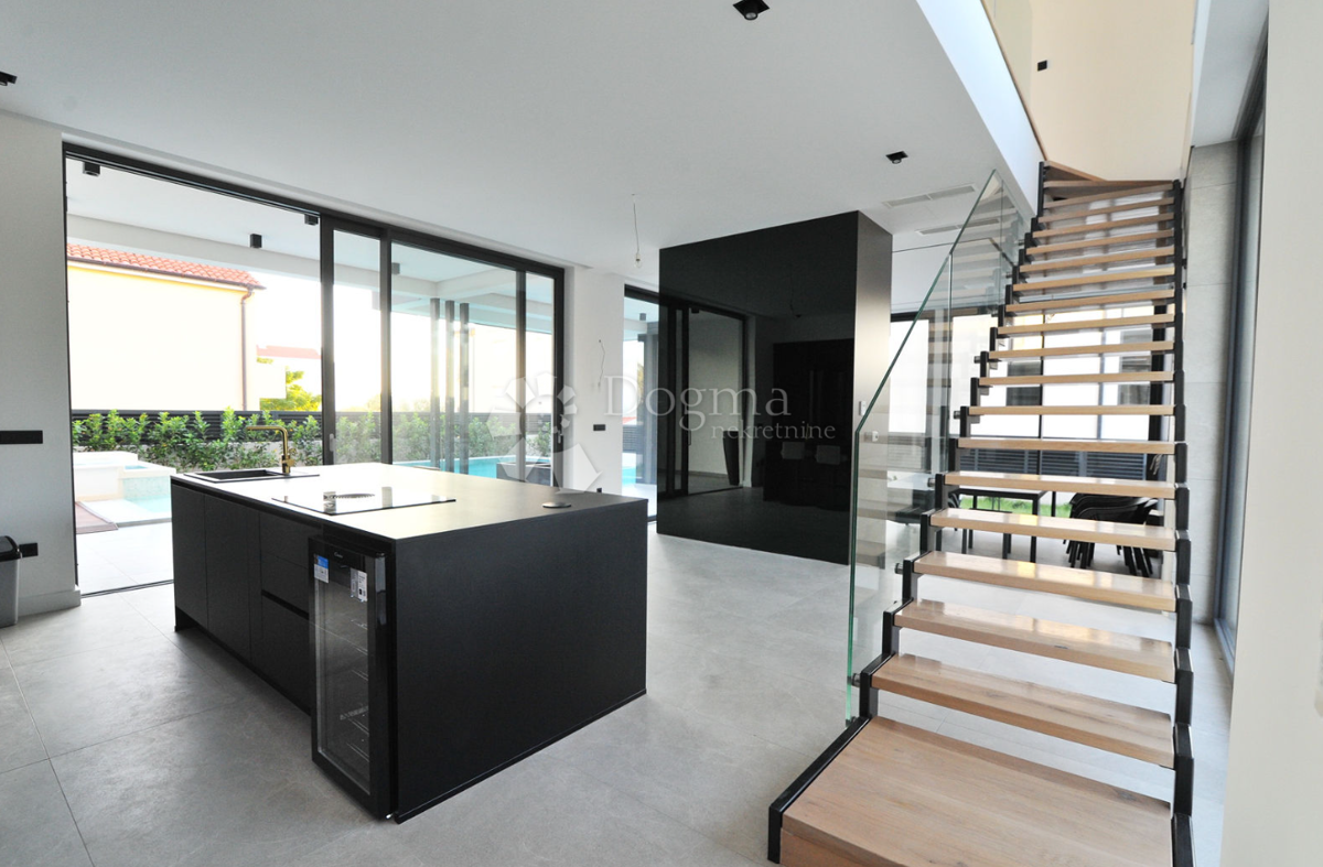 Hiša Privlaka, 230m2