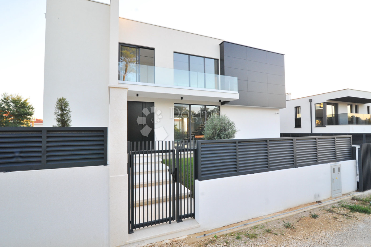 Hiša Privlaka, 230m2