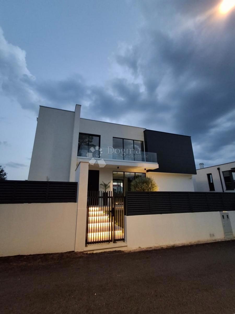Hiša Privlaka, 230m2