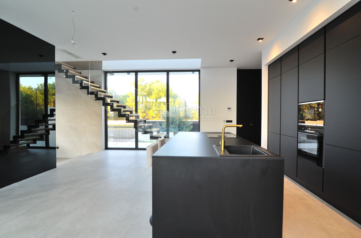 Hiša Privlaka, 230m2