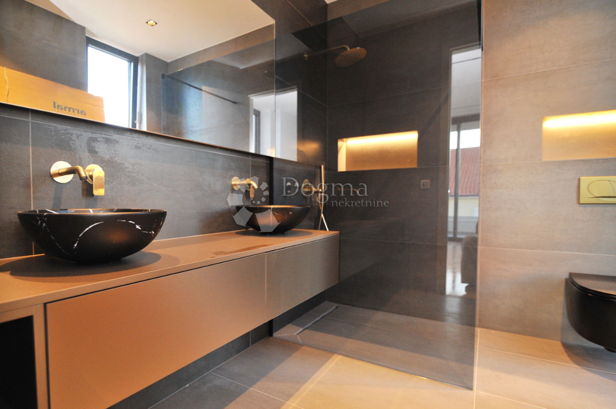 Hiša Privlaka, 230m2