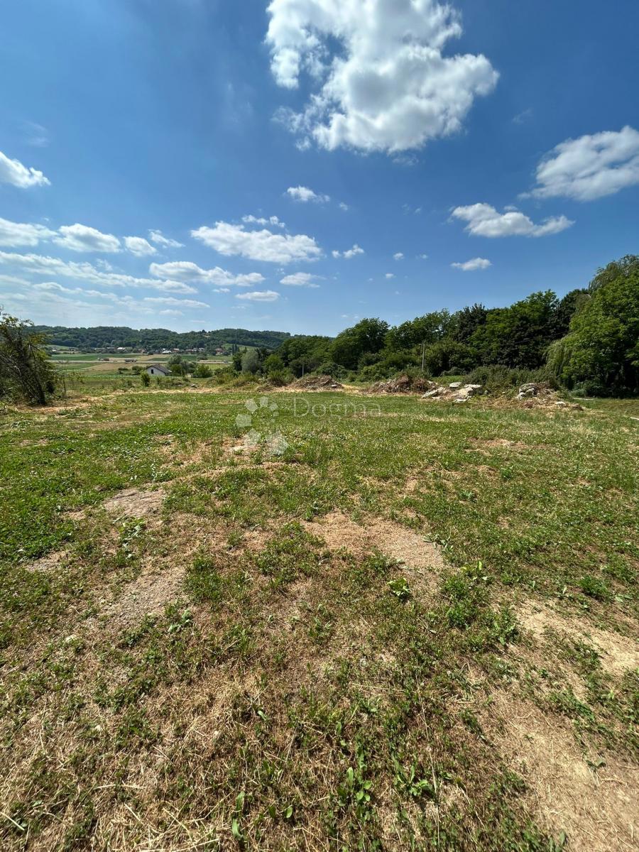 Zazidljivo zemljišče Borenec, Breznica, 1.975m2