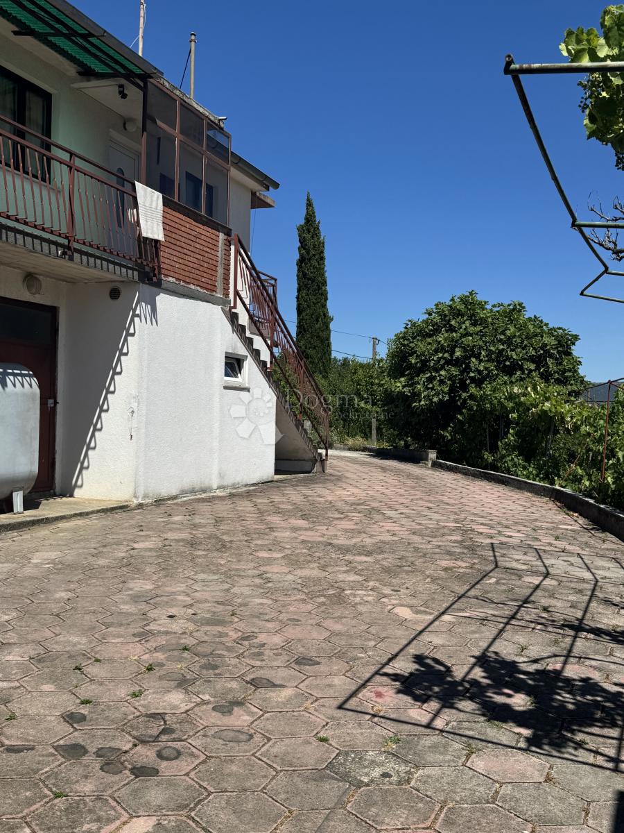 Hiša Buzet, 177m2