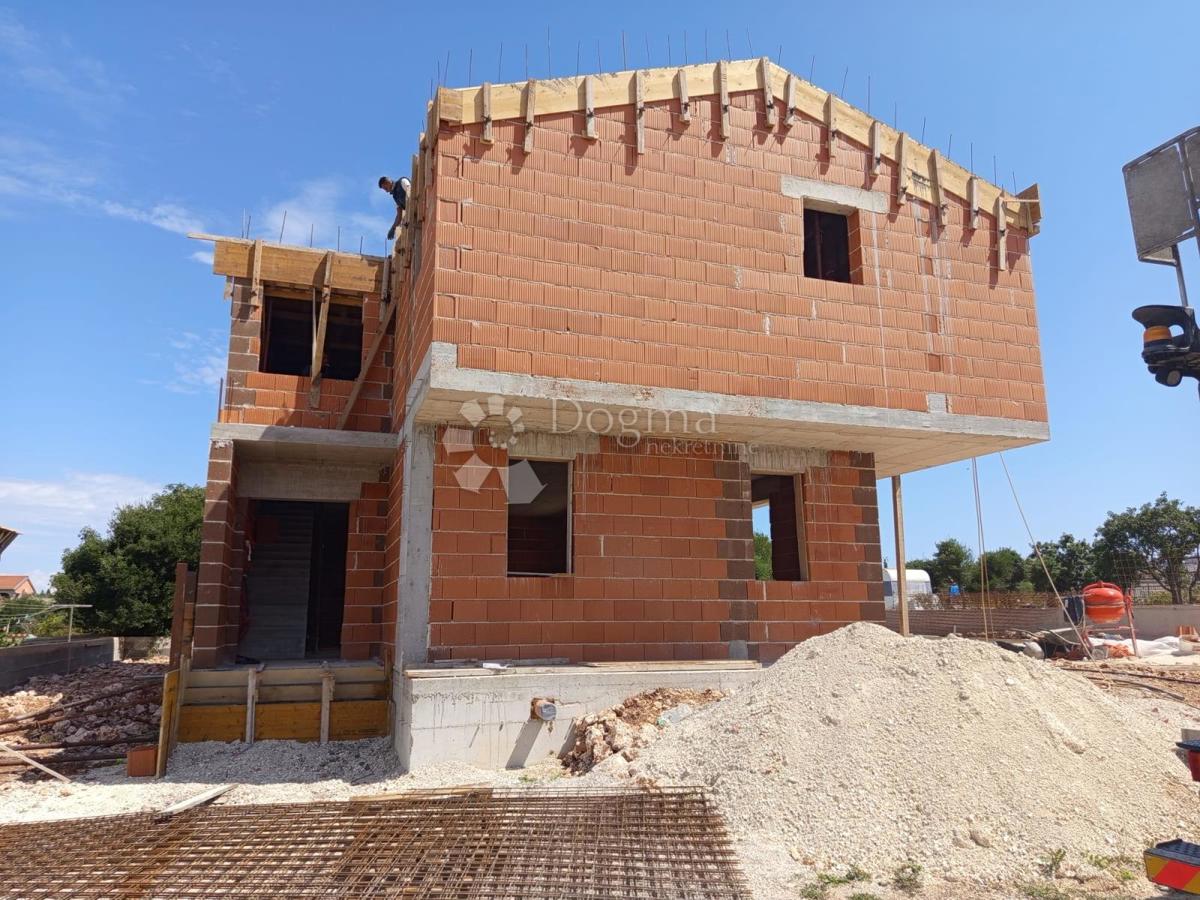 Hiša Monteserpo - Komunal, Pula, 150m2
