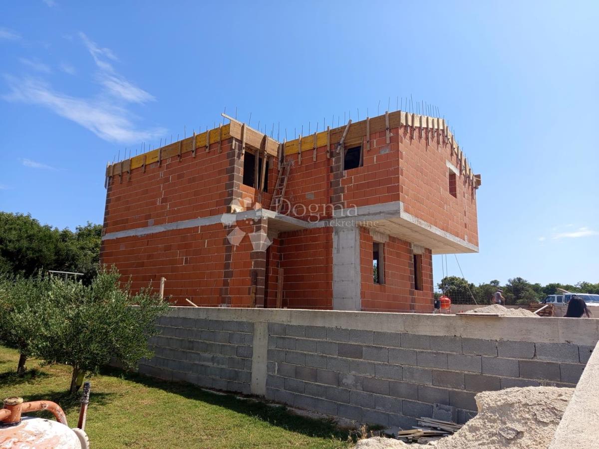 Hiša Monteserpo - Komunal, Pula, 150m2