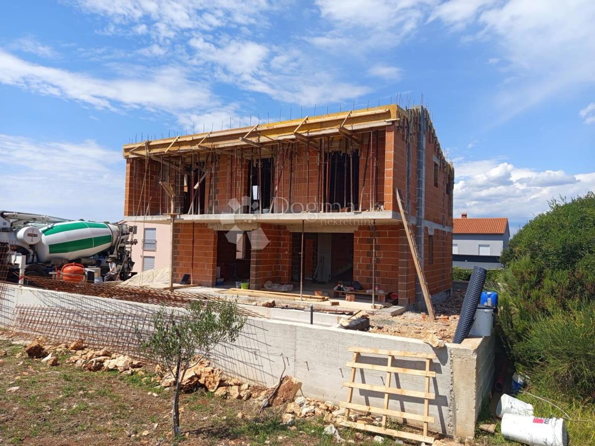 Hiša Monteserpo - Komunal, Pula, 150m2