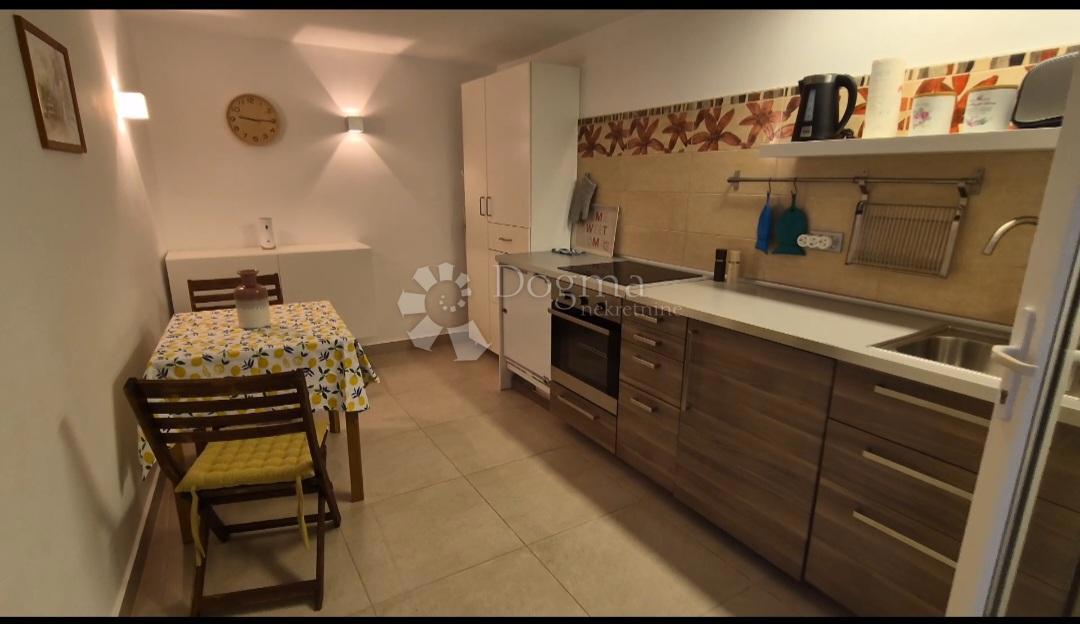 Hiša Stanići, Omiš, 56m2