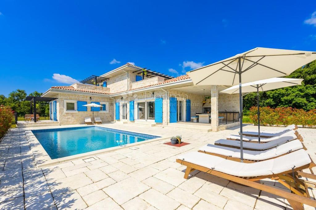 Hiša Rovinj, 220m2