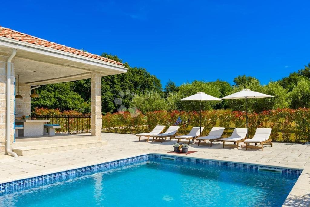 Hiša Rovinj, 220m2
