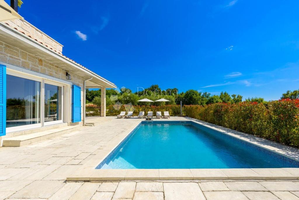 Hiša Rovinj, 220m2