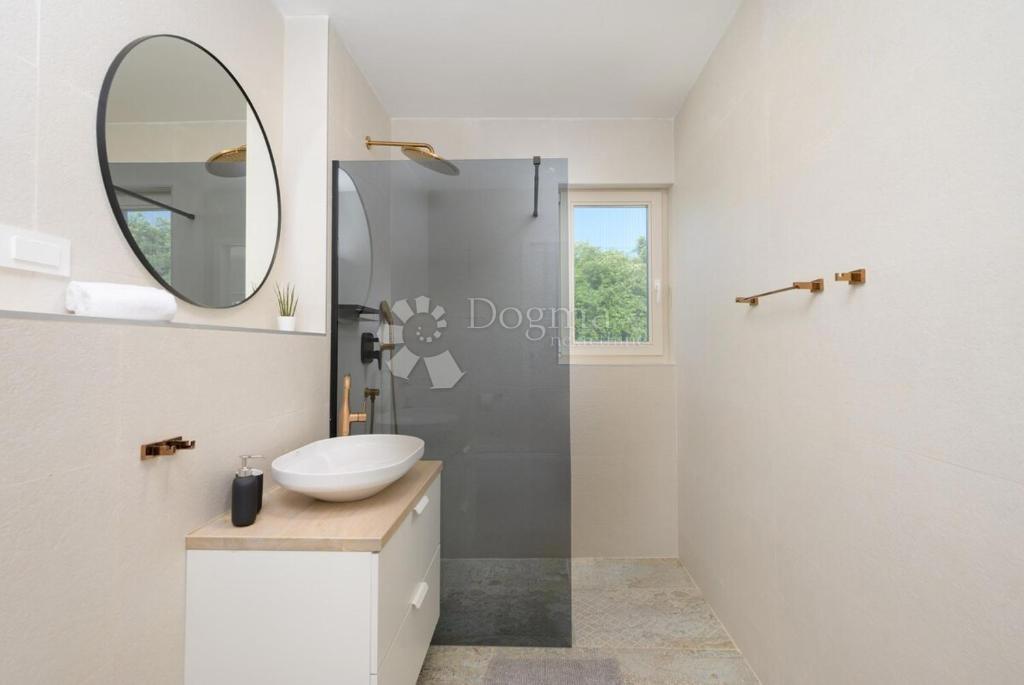 Hiša Rovinj, 220m2