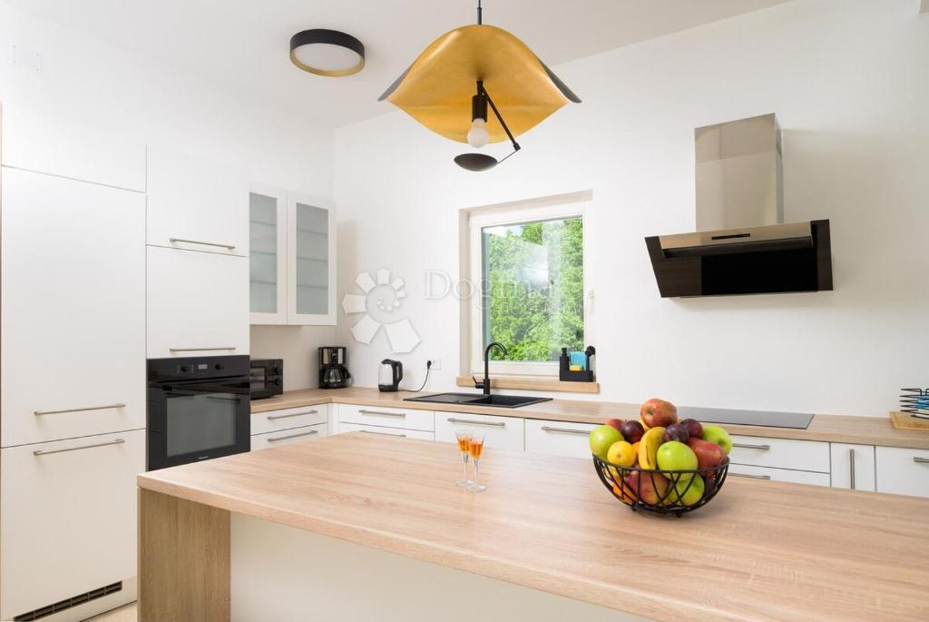 Hiša Rovinj, 220m2