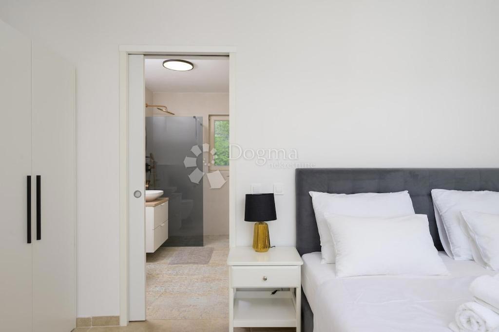 Hiša Rovinj, 220m2