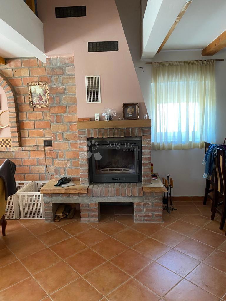 Hiša Svinica, Majur, 103m2