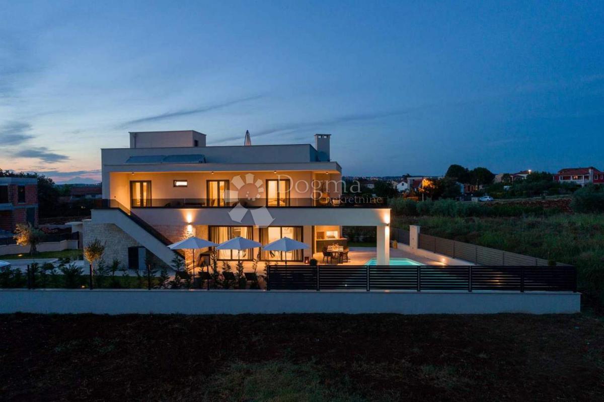 Hiša Poreč, 222m2
