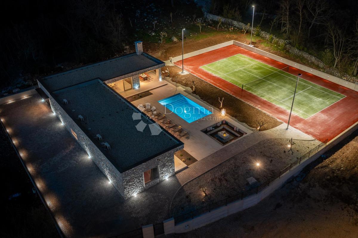 Hiša Prisoje, Dicmo, 240m2
