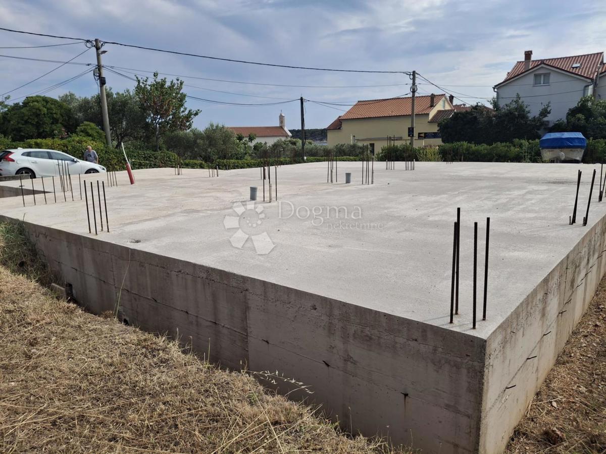 Zazidljivo zemljišče Barbat na Rabu, Rab, 1.123m2