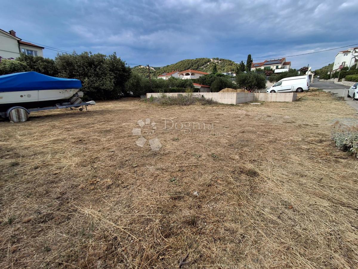 Zazidljivo zemljišče Barbat na Rabu, Rab, 1.123m2