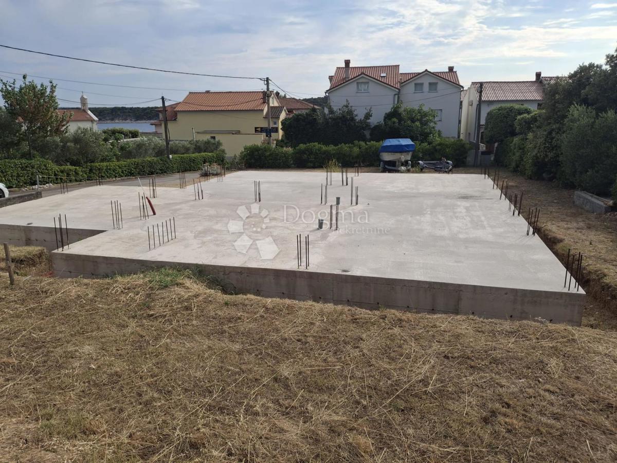Zazidljivo zemljišče Barbat na Rabu, Rab, 1.123m2