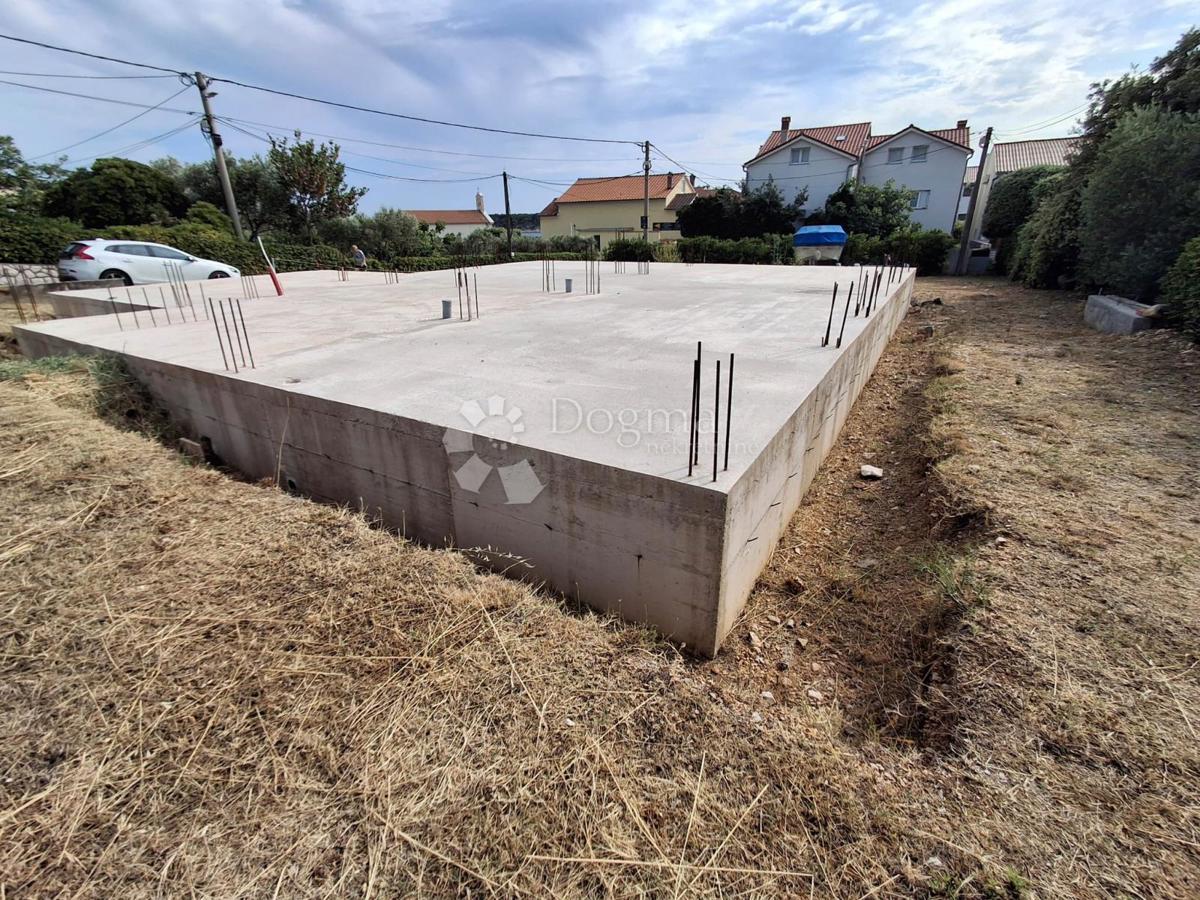 Zazidljivo zemljišče Barbat na Rabu, Rab, 1.123m2