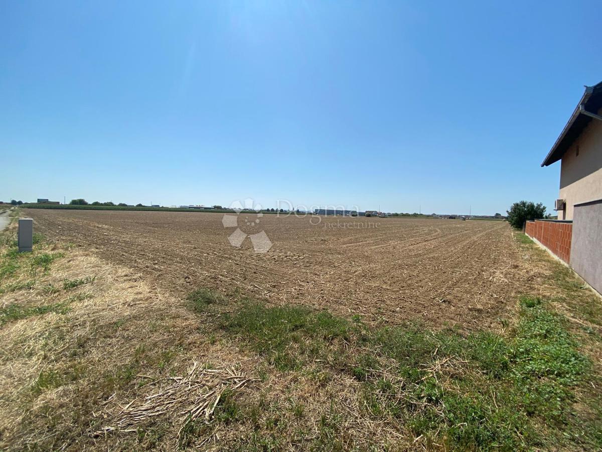 Zazidljivo zemljišče Livada, Slavonski Brod, 3.936m2
