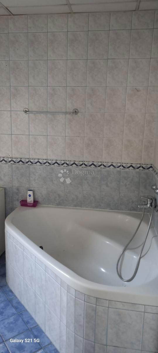 Hiša Borovo Naselje, Vukovar, 270m2