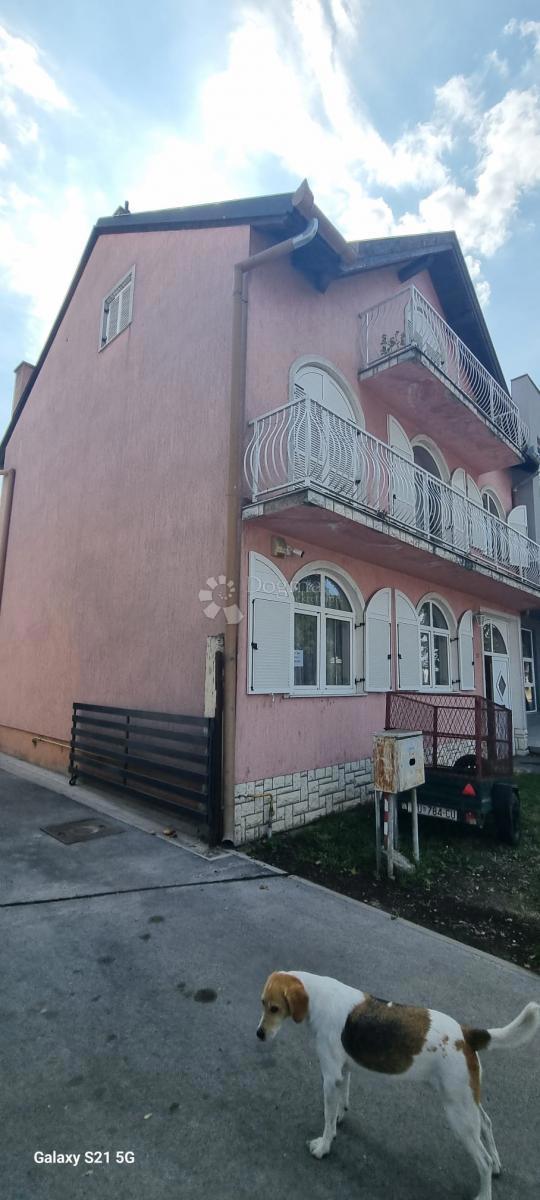 Hiša Borovo Naselje, Vukovar, 270m2