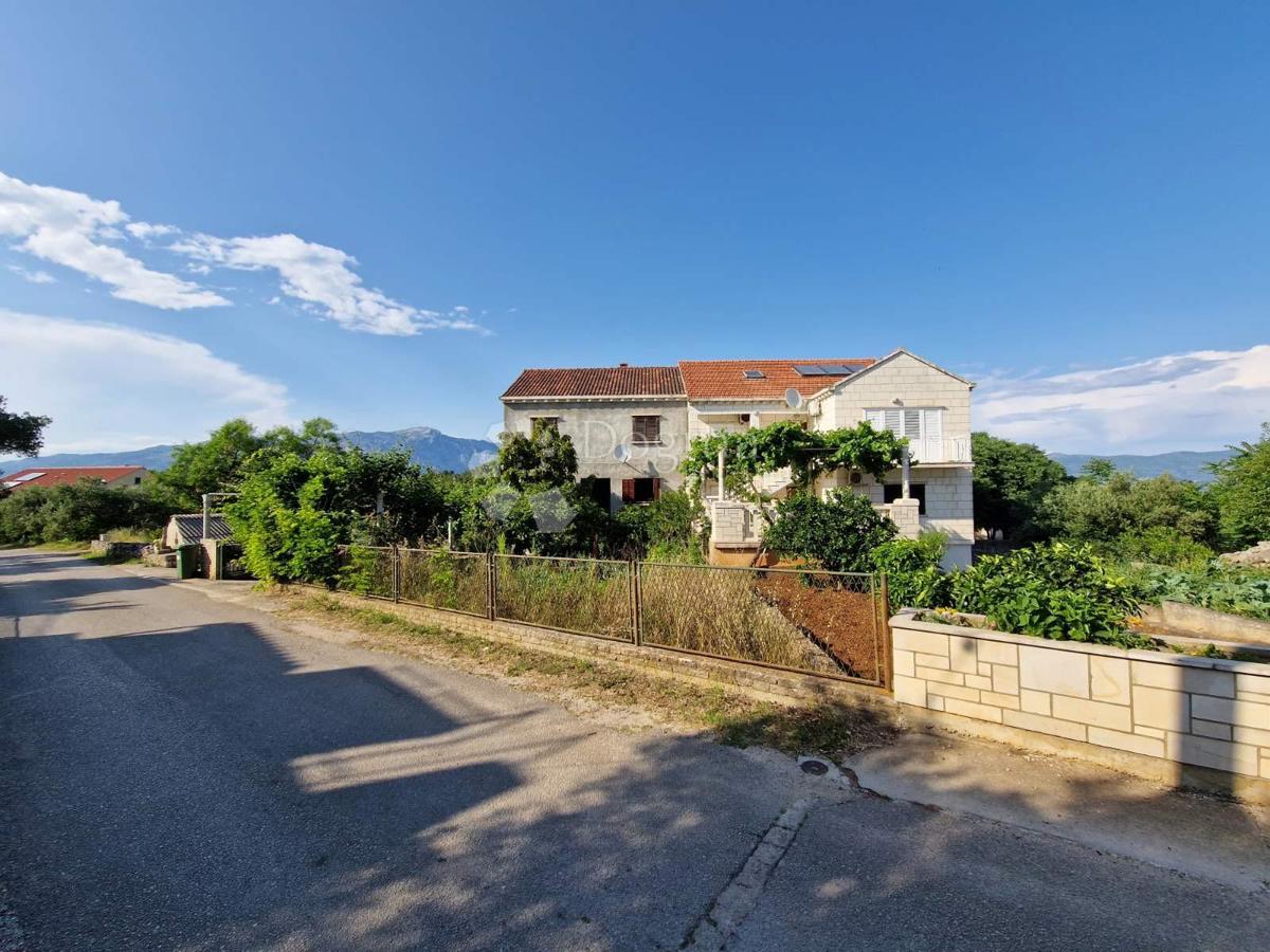 Hiša Lumbarda, 240m2