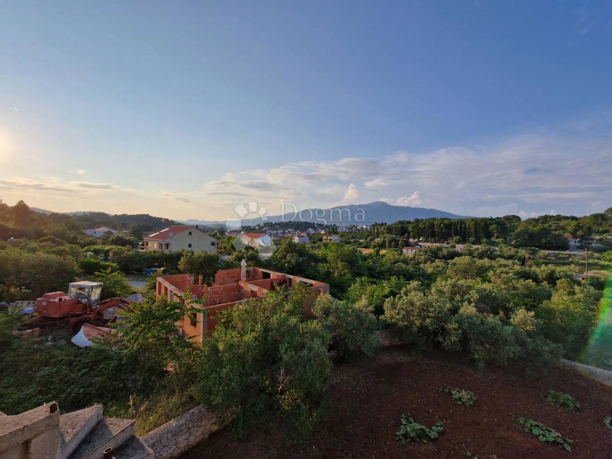 Hiša Lumbarda, 240m2