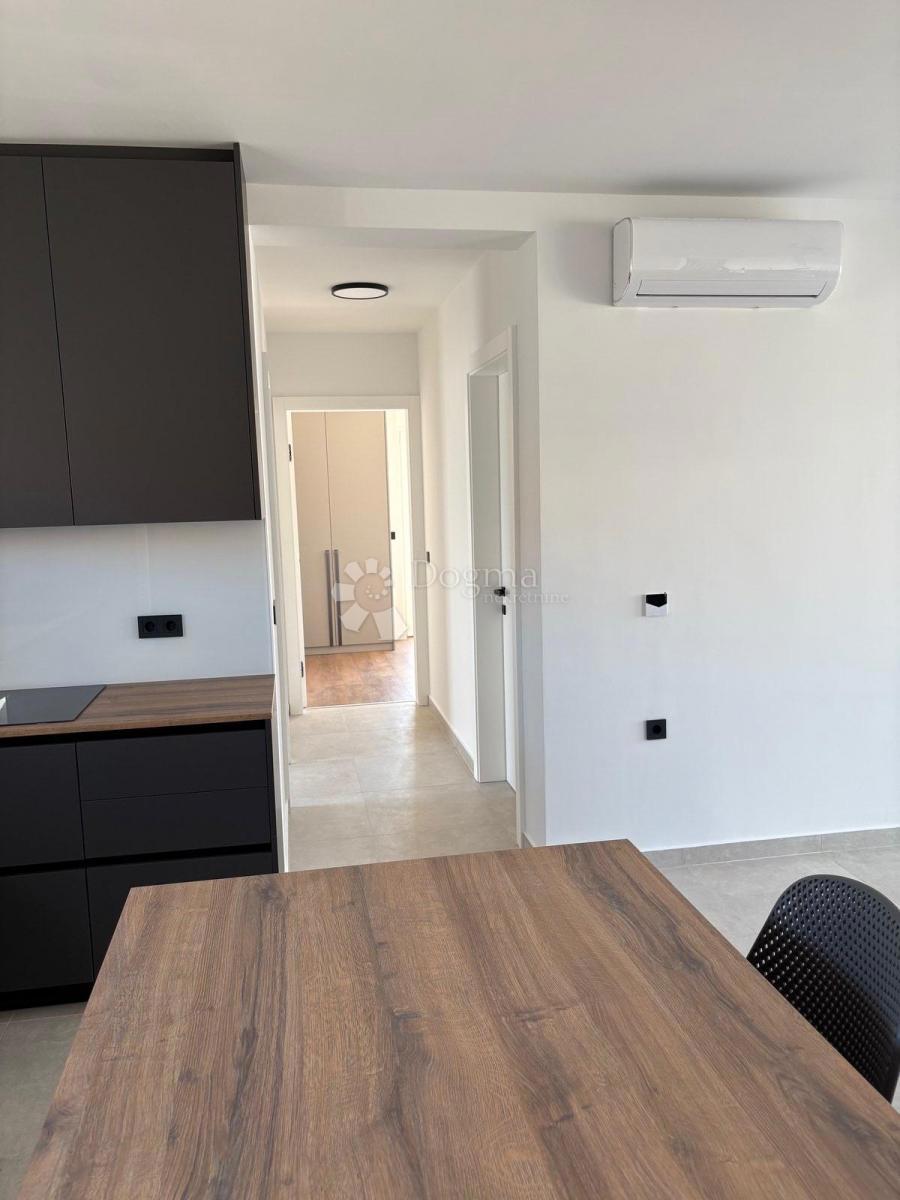 Stanovanje Škrapavac, Privlaka, 213,17m2