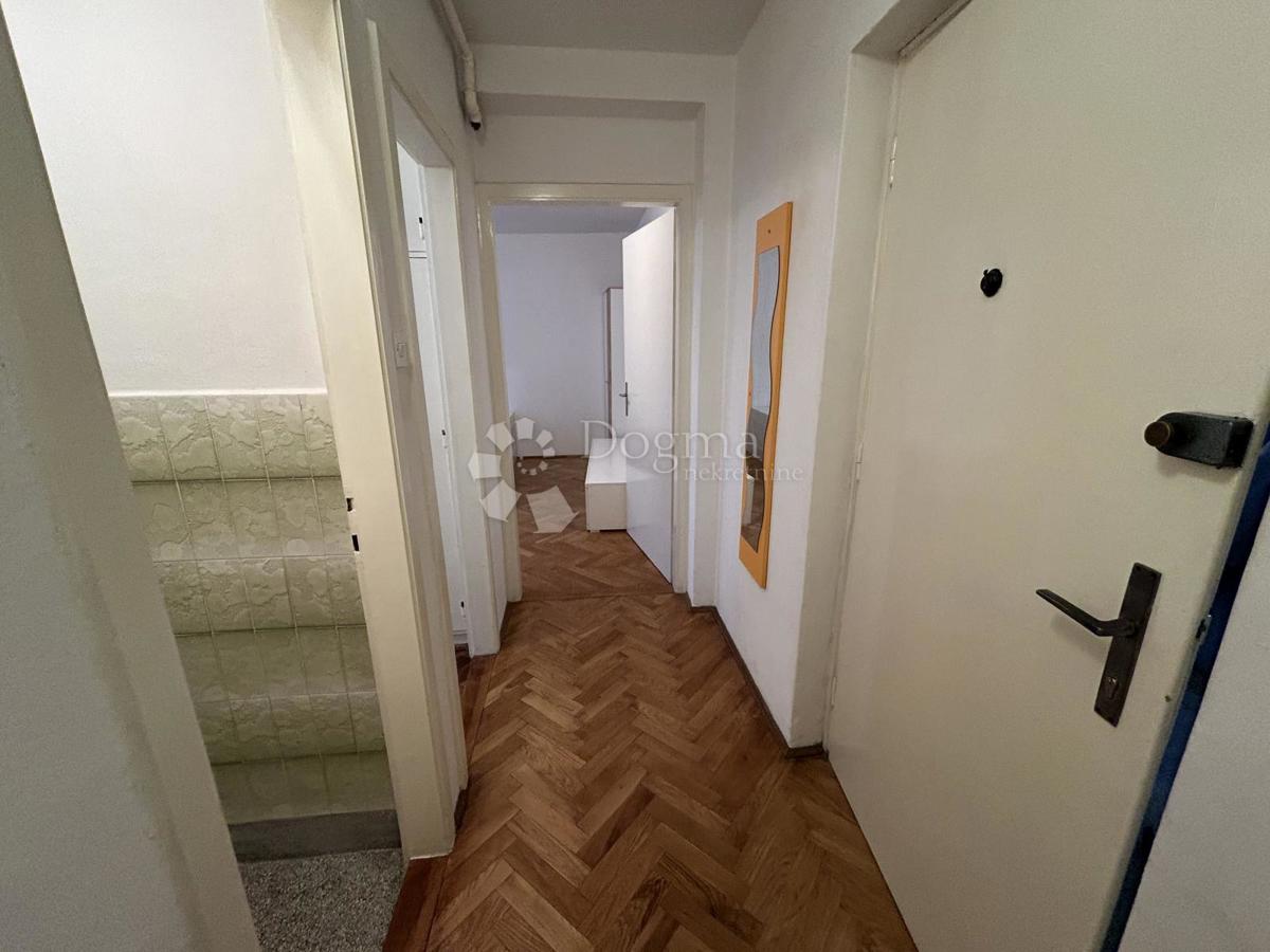 Stanovanje Folnegovićevo naselje, Peščenica - Žitnjak, 30m2